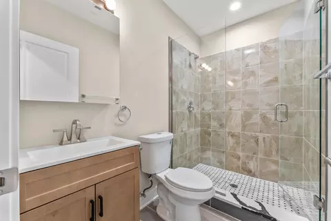 Bath - Undisclosed, Chicago, IL 60639 photo 4 of 4