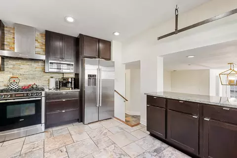 Kitchen - 200 Marshall Dr, Des Plaines, IL 60016 photo 1 of 2