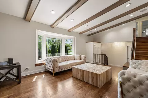 Living - 200 Marshall Dr, Des Plaines, IL 60016 photo 2 of 2