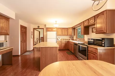 Kitchen - 1494 Applegate Dr, Naperville, IL 60565 photo 1 of 2