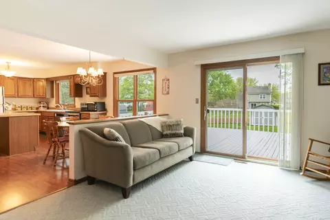 Living - 1494 Applegate Dr, Naperville, IL 60565 photo 6 of 6