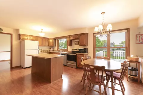 Kitchen - 1494 Applegate Dr, Naperville, IL 60565 photo 2 of 2