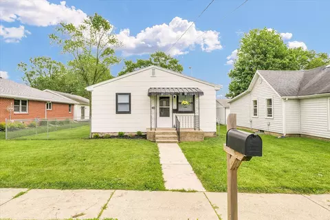110 S First St, Fisher, IL 61843