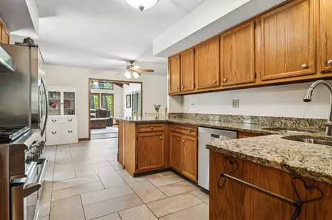 159 E Forest Ln, Palatine, IL 60067 photo 11