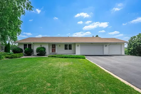 12581 Greensview Dr, Roscoe, IL 61073