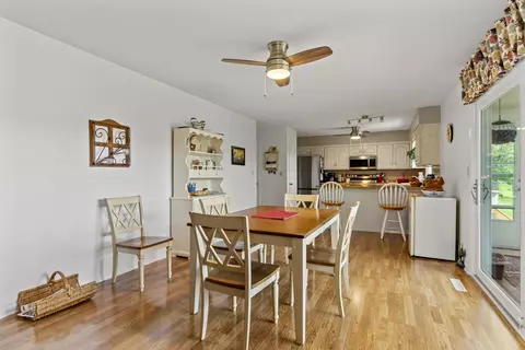 12581 Greensview Dr, Roscoe, IL 61073 photo 5