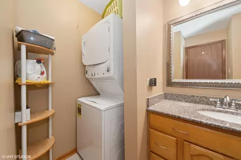 Other - 3255 Kirchoff Rd #305, Rolling Meadows, IL 60008 photo 1 of 2