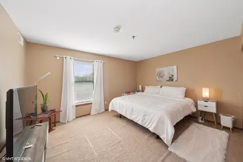 Bedroom - 3255 Kirchoff Rd #305, Rolling Meadows, IL 60008 photo 1 of 1