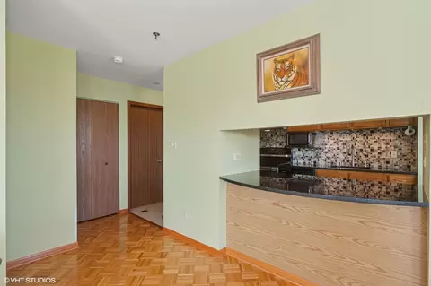 Kitchen - 3255 Kirchoff Rd #305, Rolling Meadows, IL 60008 photo 3 of 3