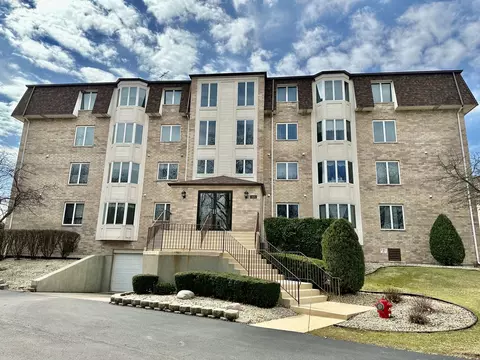 3680 186th St #204, Lansing, IL 60438