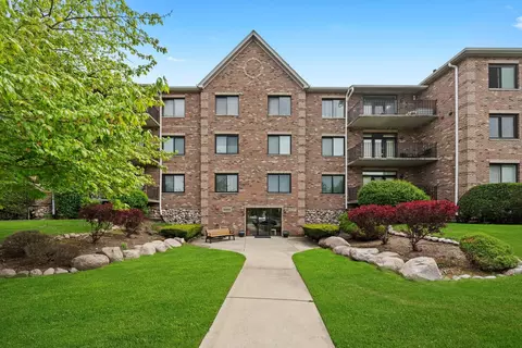 11035 Deblin Ln #205, Oak Lawn, IL 60453