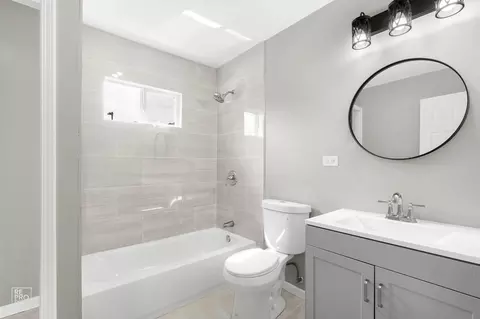 Bath - 415 W Riverside Dr, Mchenry, IL 60051 photo 1 of 1