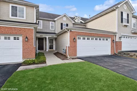 622 Grand Canyon Cir, Crystal Lake, IL 60014