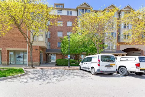 50 N Bokelman Ave #233, Roselle, IL 60172
