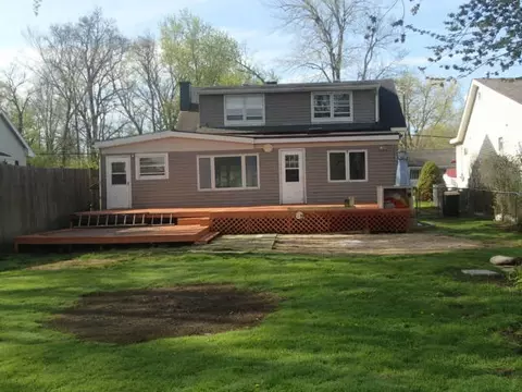 25404 W Highwoods Dr, Antioch, IL 60002