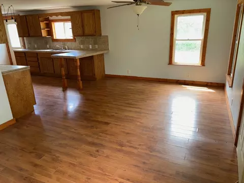 Living - 311 Park Ct, Saint David, IL 61563 photo 2 of 4
