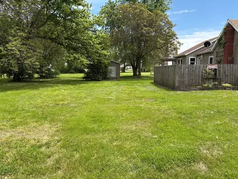 Exterior - 311 Park Ct, Saint David, IL 61563 photo 9 of 22
