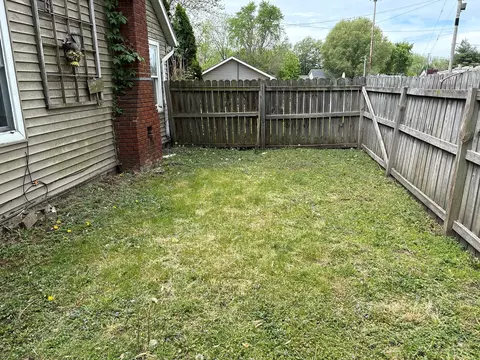 Exterior - 311 Park Ct, Saint David, IL 61563 photo 16 of 22