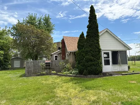 Exterior - 311 Park Ct, Saint David, IL 61563 photo 8 of 22