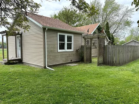 Exterior - 311 Park Ct, Saint David, IL 61563 photo 17 of 22
