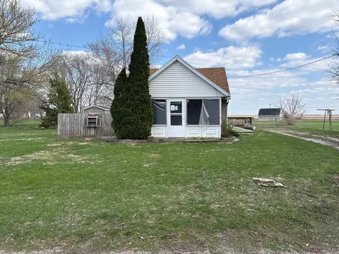 311 Park Ct, Saint David, IL 61563