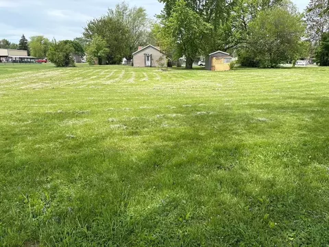 Exterior - 311 Park Ct, Saint David, IL 61563 photo 11 of 22
