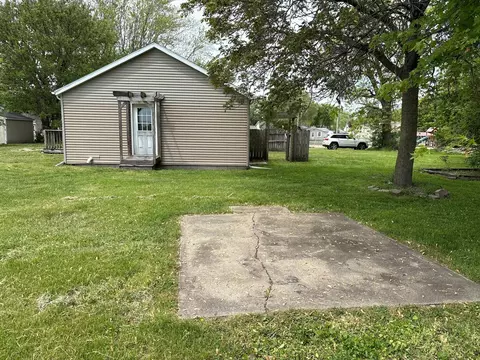 Exterior - 311 Park Ct, Saint David, IL 61563 photo 18 of 22