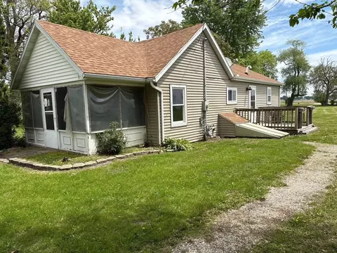 Exterior - 311 Park Ct, Saint David, IL 61563 photo 14 of 22