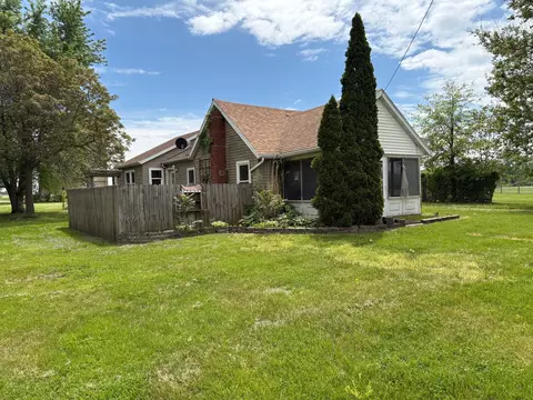 Exterior - 311 Park Ct, Saint David, IL 61563 photo 10 of 22