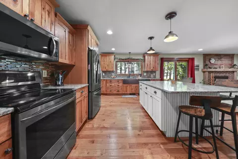 Kitchen - 15547 Tower Rd, Malta, IL 60150 photo 3 of 4
