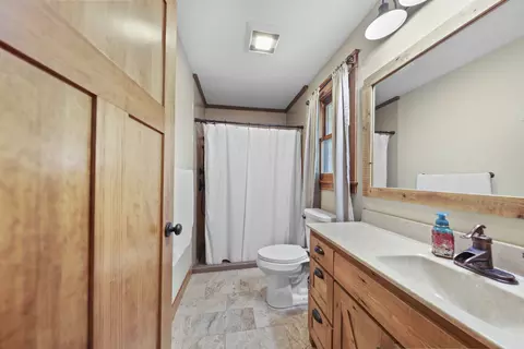 Bath - 15547 Tower Rd, Malta, IL 60150 photo 2 of 3