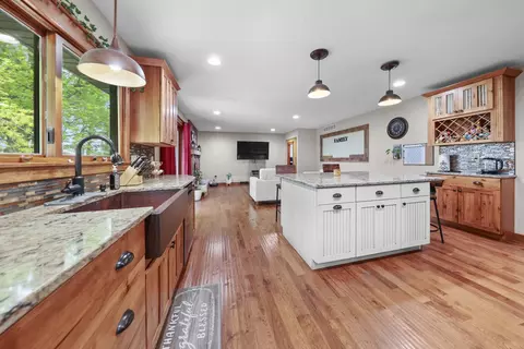 Kitchen - 15547 Tower Rd, Malta, IL 60150 photo 4 of 4