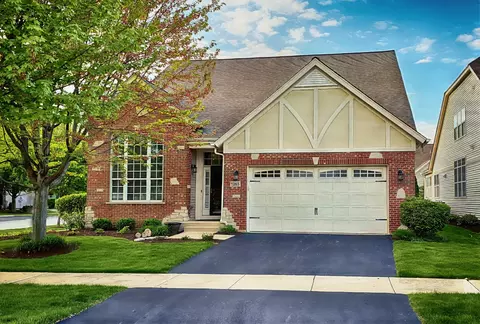 1265 Everwood Ln, Aurora, IL 60505