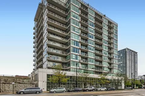 50 E 16th St #1111, Chicago, IL 60616