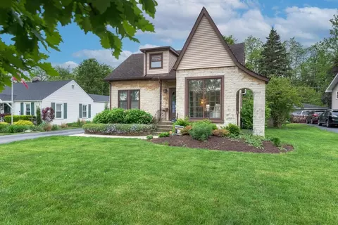 1607 Burlington Ave, Lisle, IL 60532