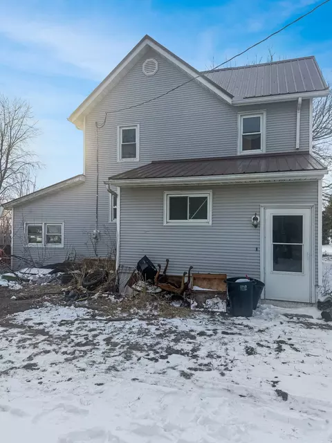 205 W Shellhammer St, Harmon, IL 61042 photo 2