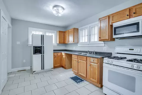 633 Watson St, Aurora, IL 60505 photo 3