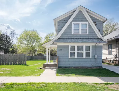 633 Watson St, Aurora, IL 60505 photo 2