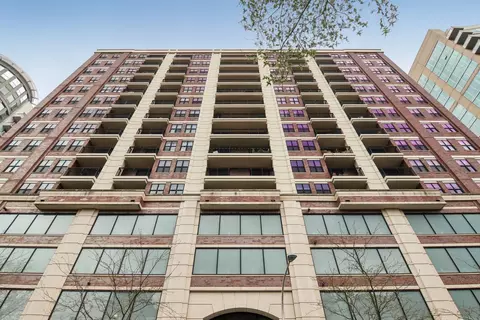 451 W Huron St #1401, Chicago, IL 60654