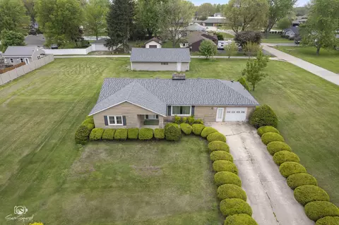 170 E 3rd St, Coal City, IL 60416