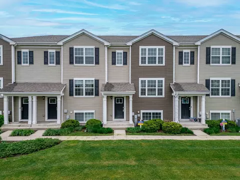 2344 Alison Ave, Pingree Grove, IL 60140