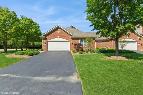 13410 Forest Ridge Dr, Palos Heights, IL 60463