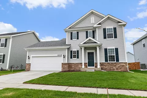 32009 Savannah Dr, Lakemoor, IL 60051