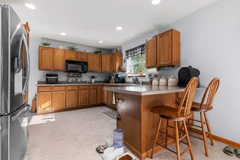 Kitchen - 5921 Bluegrass Trl, Mchenry, IL 60050 photo 1 of 3