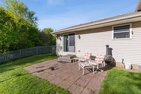 Exterior - 5921 Bluegrass Trl, Mchenry, IL 60050 photo 5 of 6