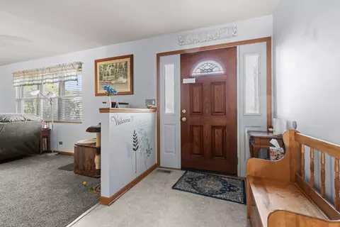 Entry Way - 5921 Bluegrass Trl, Mchenry, IL 60050 photo 1 of 1