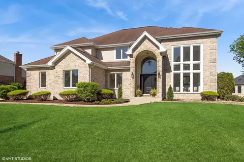 6878 Fieldstone Dr, Burr Ridge, IL 60527