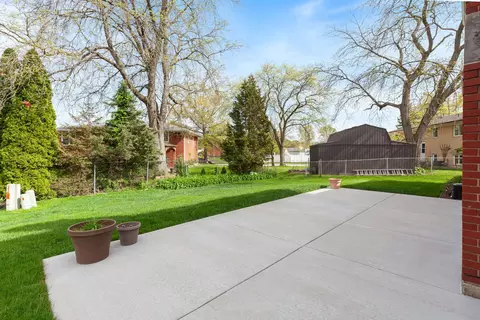 Exterior - 15325 Walnut Rd, Oak Forest, IL 60452 photo 4 of 4