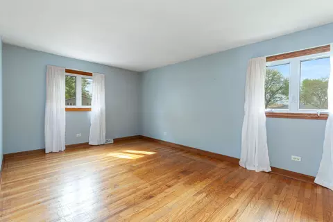Bedroom - 15325 Walnut Rd, Oak Forest, IL 60452 photo 1 of 3