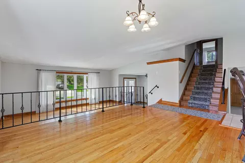 Living - 15325 Walnut Rd, Oak Forest, IL 60452 photo 3 of 8